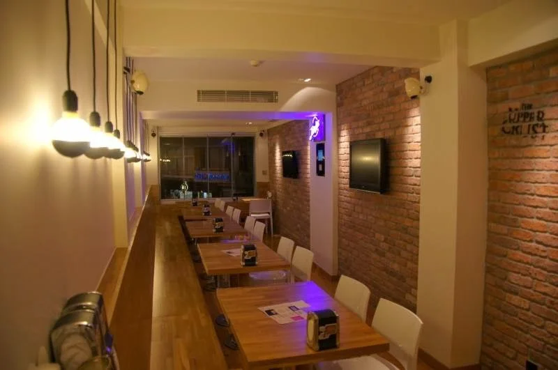 The Upper Crust Pizzeria Bebek