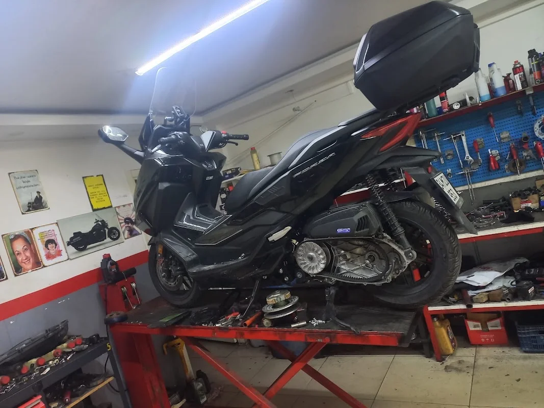 Usta Motosiklet