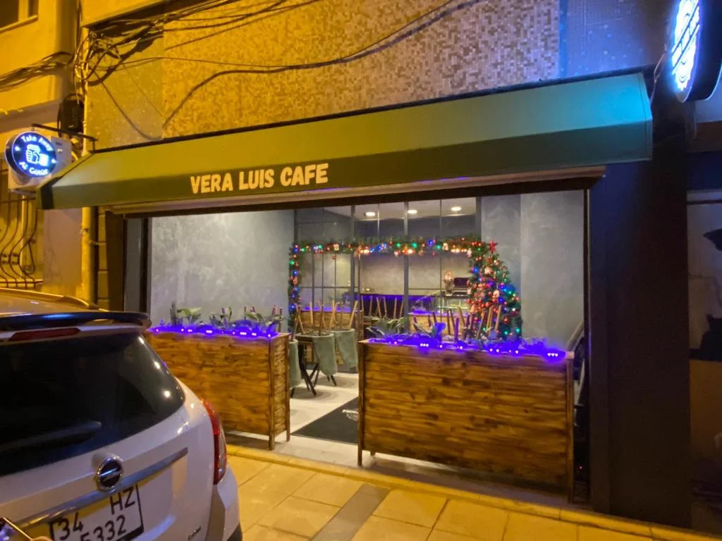 Vera Luis Cafe
