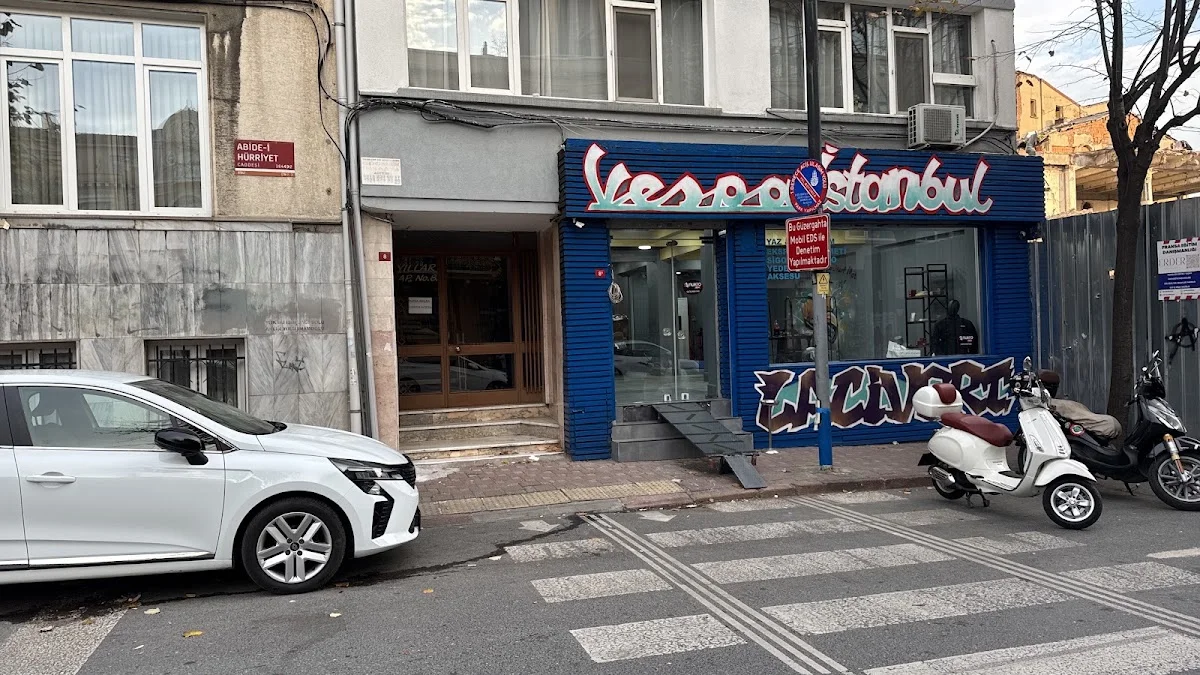 Vespa İstanbul-Lacivert Motor&Aksesuar