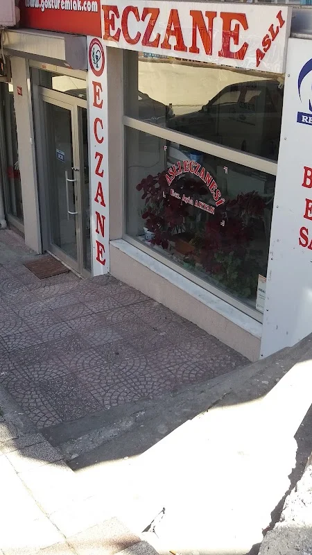 Yaşarken Eczanesi