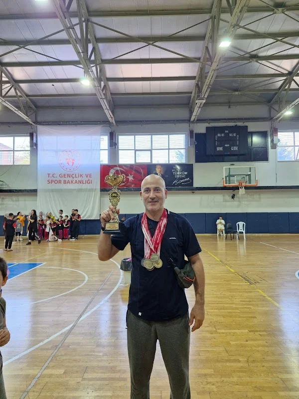 Yüzyıl Akademi Spor Kulübü