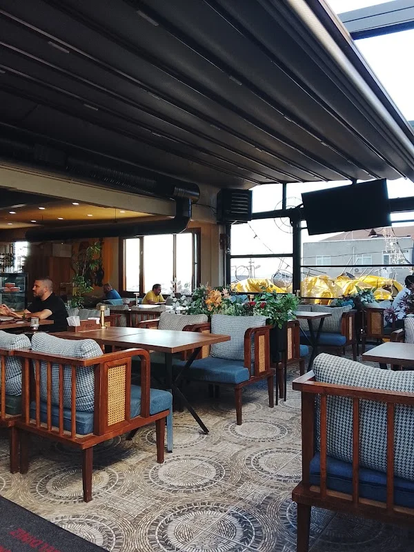 Zirve-s plus Cafe restaurant
